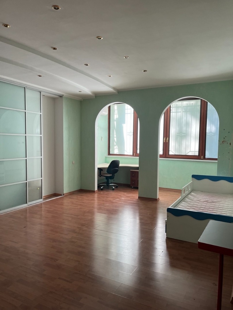 продажа трехкомнатной квартиры номер A-174709 в Приморском районе, фото номер 18